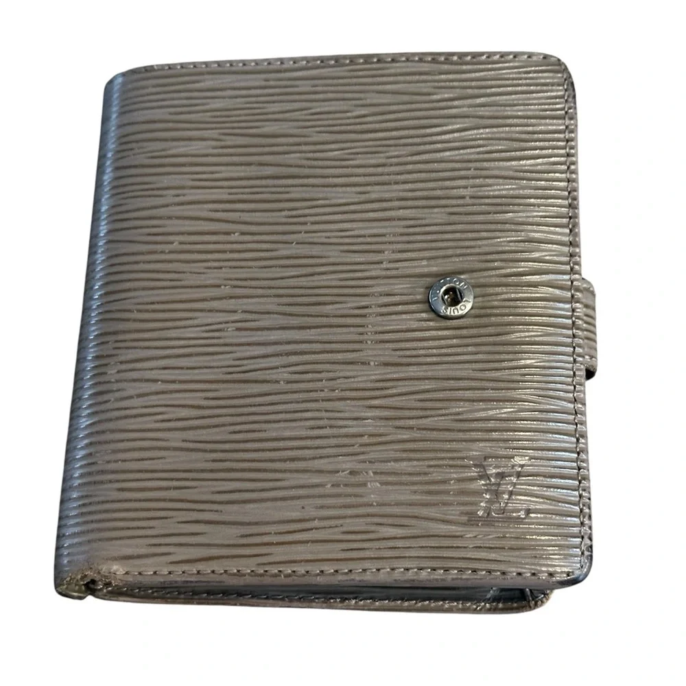 Louis Vuitton Porte-Billets Compact Wallet in Pepper gray Epi leather